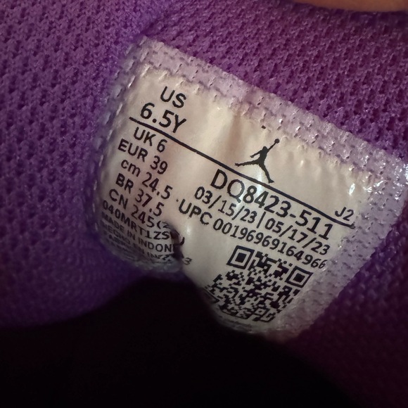 Air Jodan Size 6.5 Kids, Also fits Size 7 in women - Picture 3 of 5